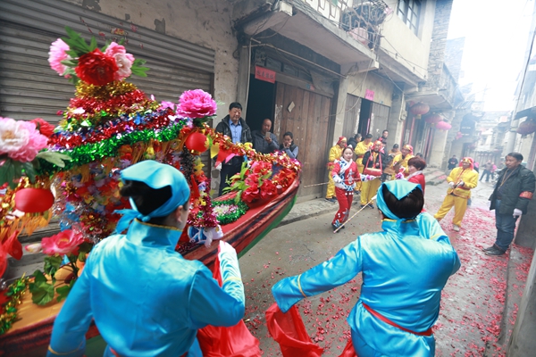 �׺Ӻӽ����״�������[�t��һ�l�֣�