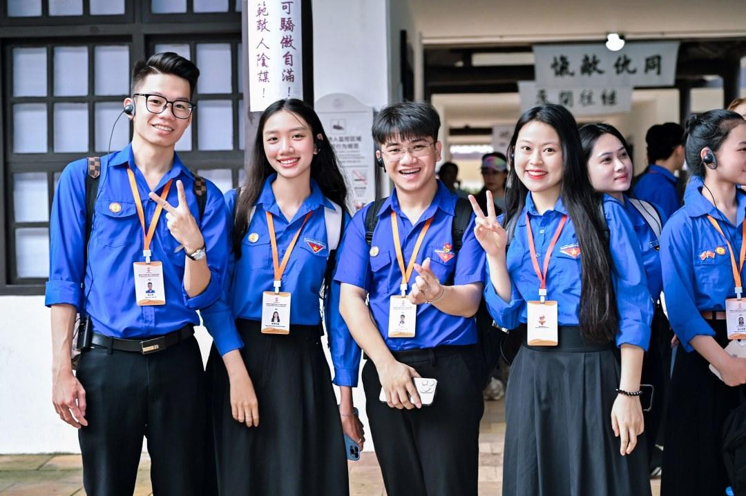 200名來(lái)自越南胡志明共青團(tuán)中央的青少年代表齊聚廣州開啟“紅色研學(xué)之旅”。
